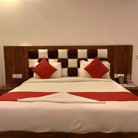 Hotel Cozy Cave Near Igi Airport Delhi New Delhi Exterior photo