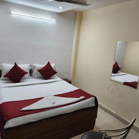 Hotel Cozy Cave Near Igi Airport Delhi New Delhi Exterior photo