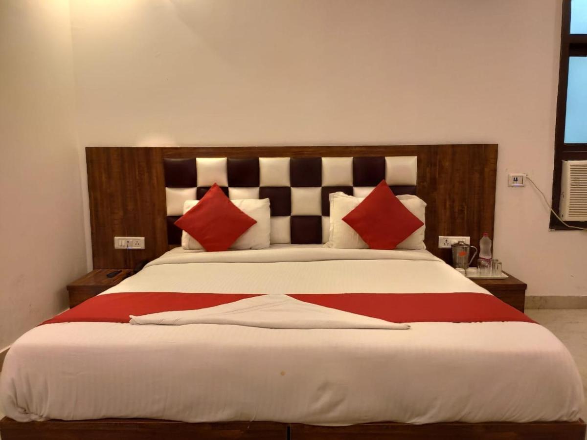 Hotel Cozy Cave Near Igi Airport Delhi New Delhi Exterior photo