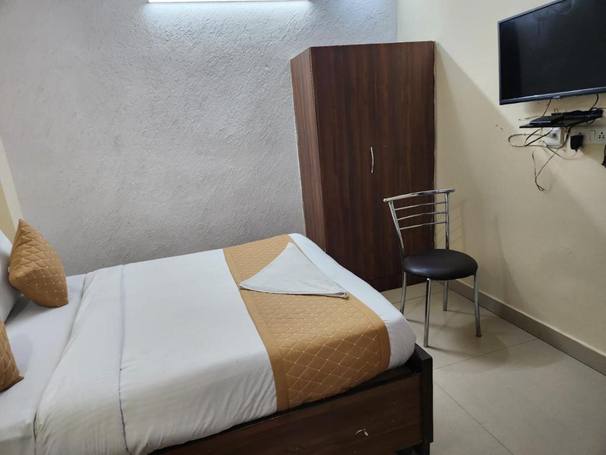 Hotel Cozy Cave Near Igi Airport Delhi New Delhi Exterior photo
