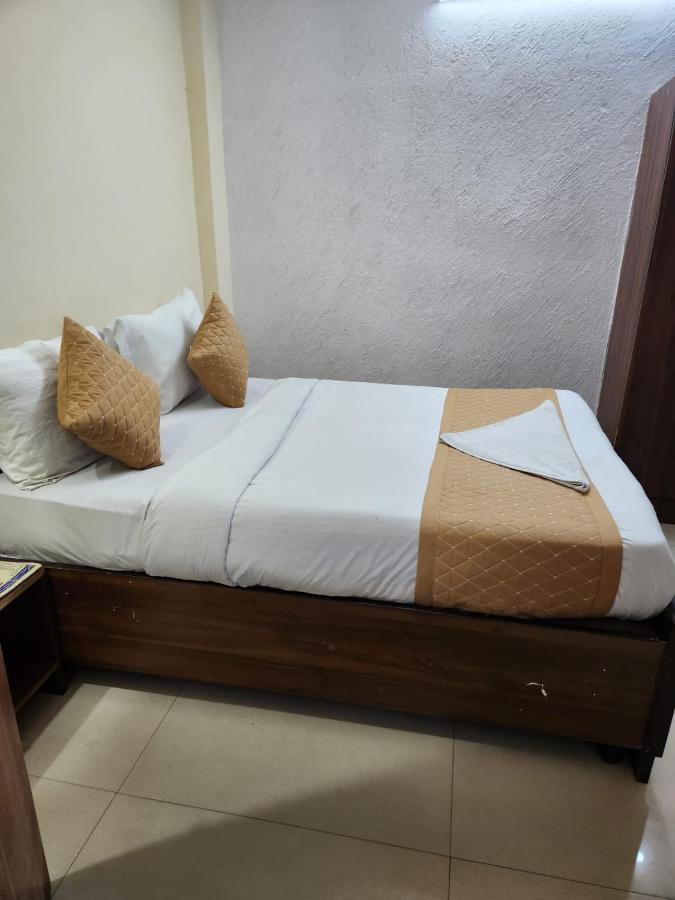 Hotel Cozy Cave Near Igi Airport Delhi New Delhi Exterior photo
