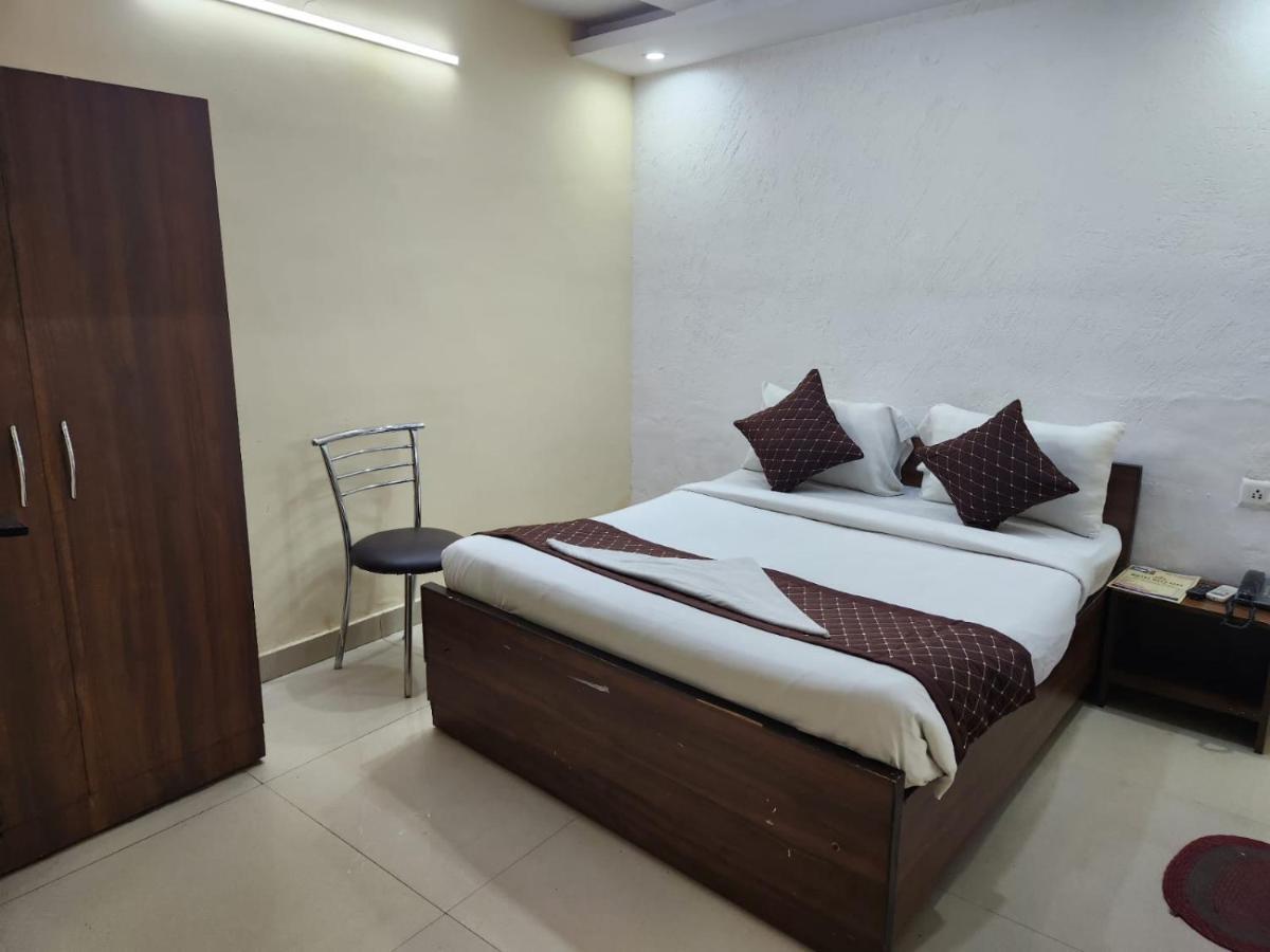 Hotel Cozy Cave Near Igi Airport Delhi New Delhi Exterior photo