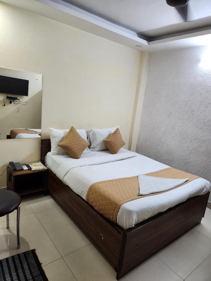 Hotel Cozy Cave Near Igi Airport Delhi New Delhi Exterior photo