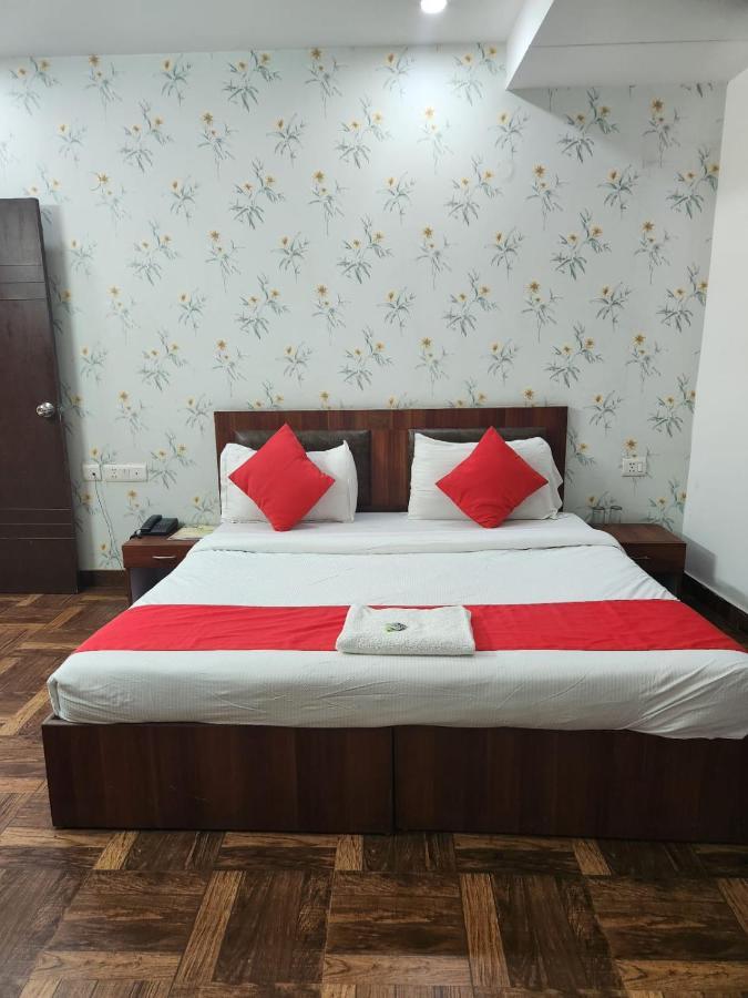 Hotel Cozy Cave Near Igi Airport Delhi New Delhi Exterior photo