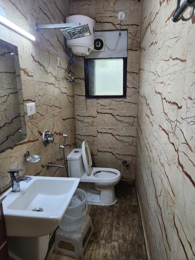 Hotel Cozy Cave Near Igi Airport Delhi New Delhi Exterior photo