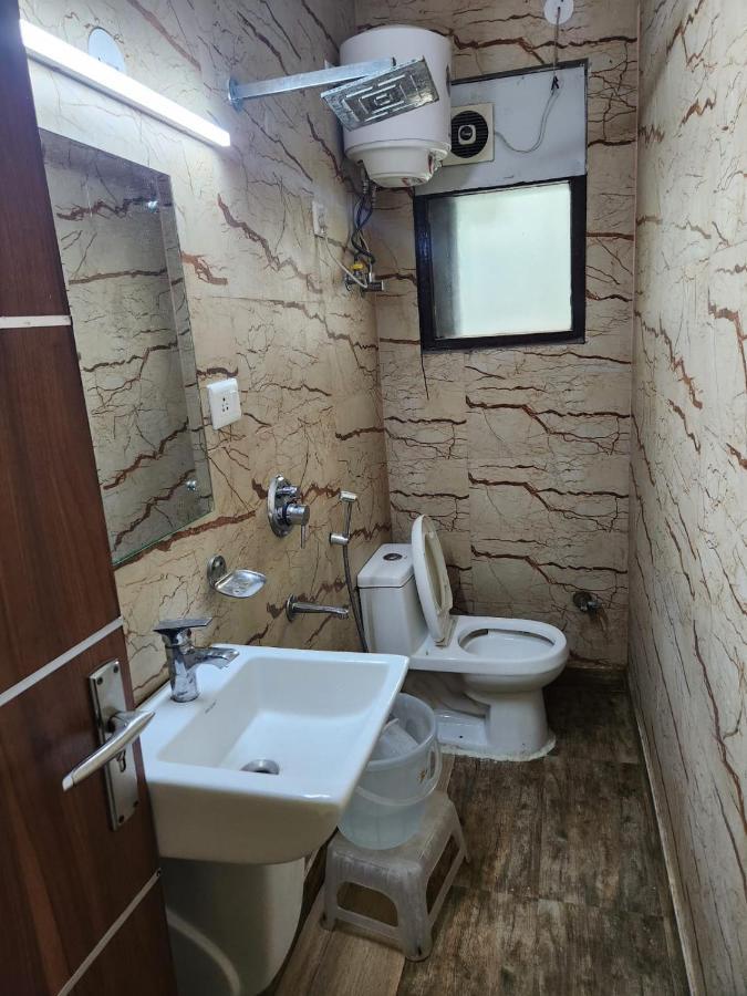 Hotel Cozy Cave Near Igi Airport Delhi New Delhi Exterior photo